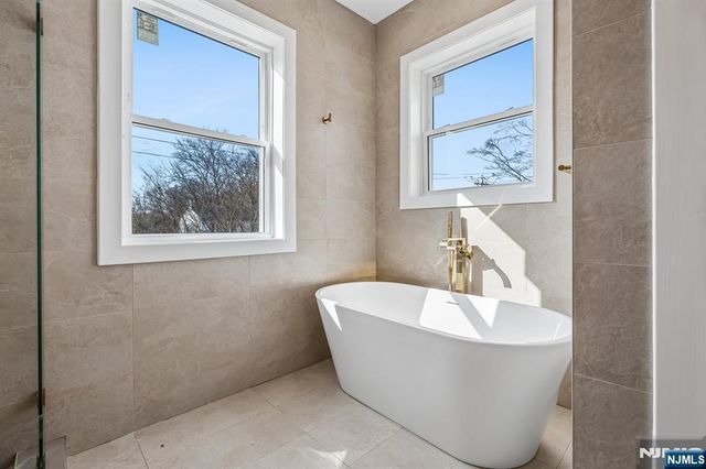 229 Sutton Place, New Milford, NJ 07646