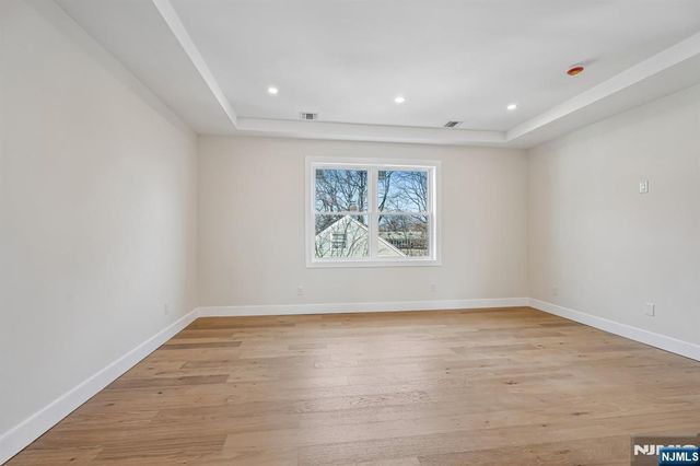 229 Sutton Place, New Milford, NJ 07646