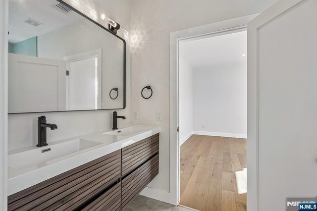 229 Sutton Place, New Milford, NJ 07646