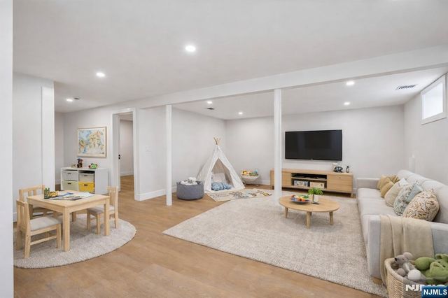 229 Sutton Place, New Milford, NJ 07646