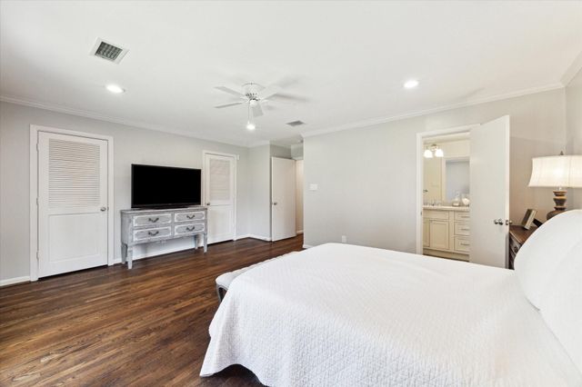 737 Country Lane, Houston, TX 77024