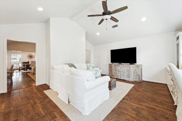 737 Country Lane, Houston, TX 77024