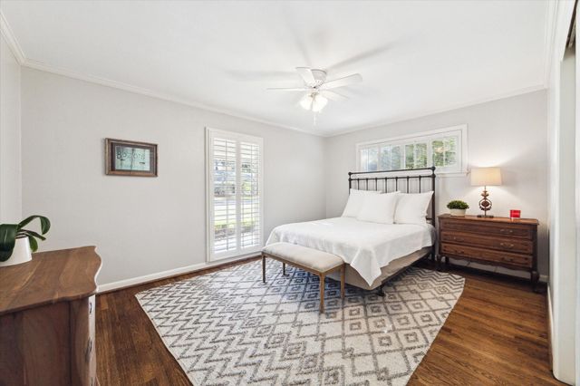 737 Country Lane, Houston, TX 77024