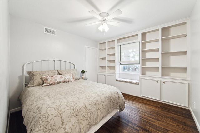 737 Country Lane, Houston, TX 77024