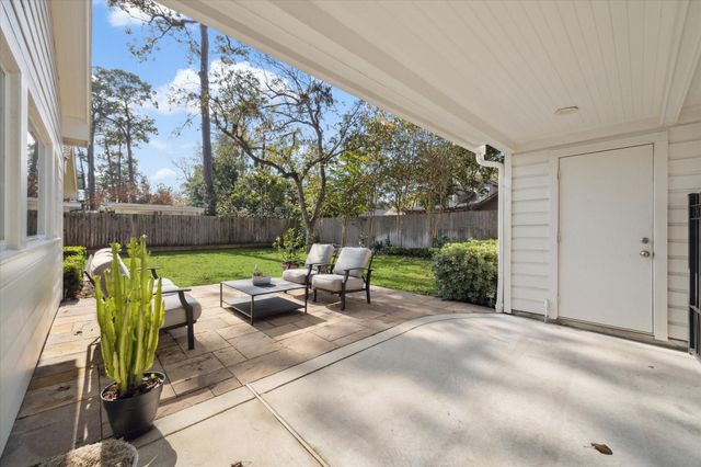 737 Country Lane, Houston, TX 77024
