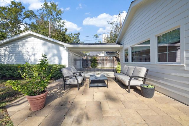 737 Country Lane, Houston, TX 77024