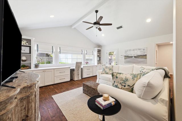 737 Country Lane, Houston, TX 77024
