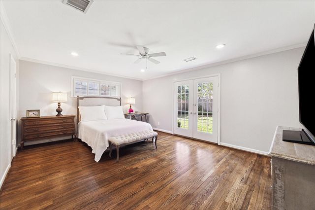 737 Country Lane, Houston, TX 77024