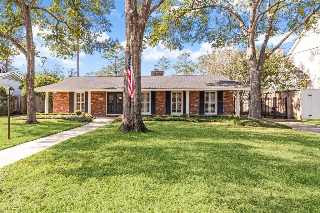 737 Country Lane, Houston, TX 77024
