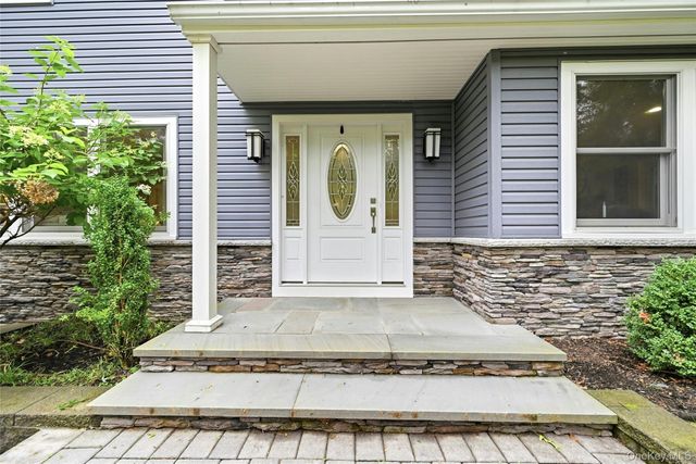 135 Oakwood Road, Port Jefferson, NY 11777
