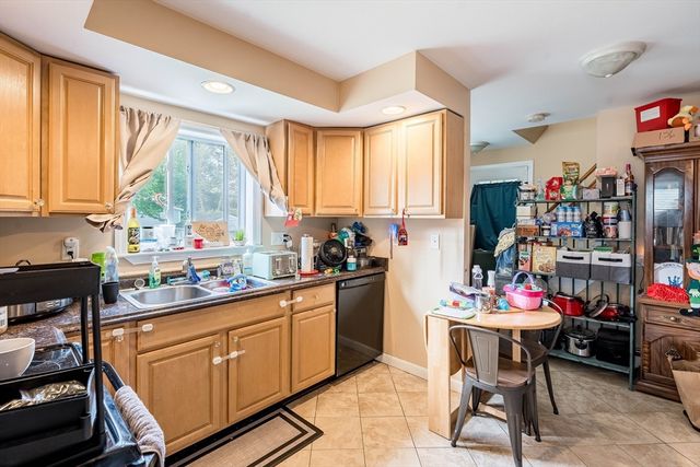 136 Collins St, Attleboro, MA 02703