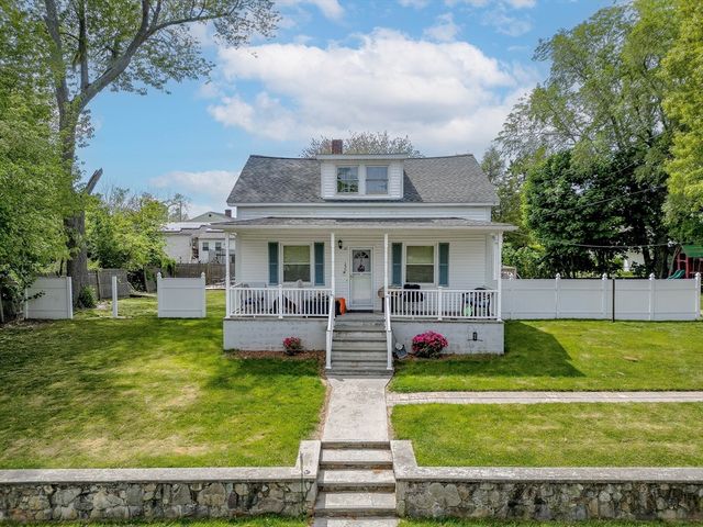 136 Collins St, Attleboro, MA 02703