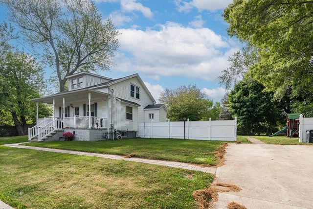 136 Collins St, Attleboro, MA 02703