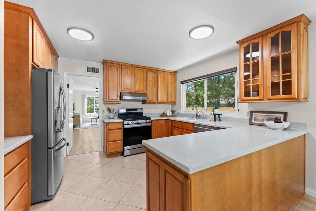 7575 Volclay Dr, San Diego, CA 92119 — photo 5