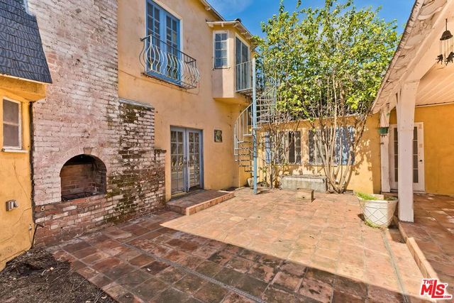 165 Veteran Avenue, Los Angeles, CA 90024