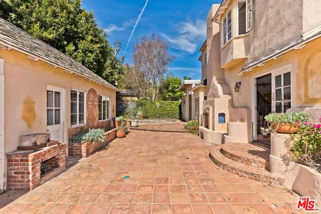 165 Veteran Avenue, Los Angeles, CA 90024