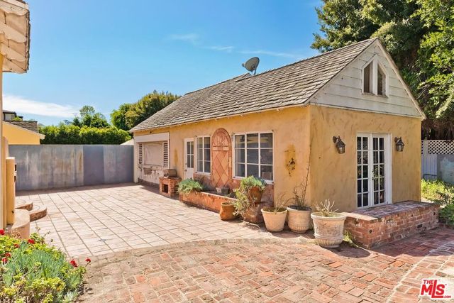 165 Veteran Avenue, Los Angeles, CA 90024