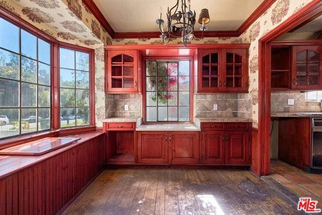 165 Veteran Avenue, Los Angeles, CA 90024