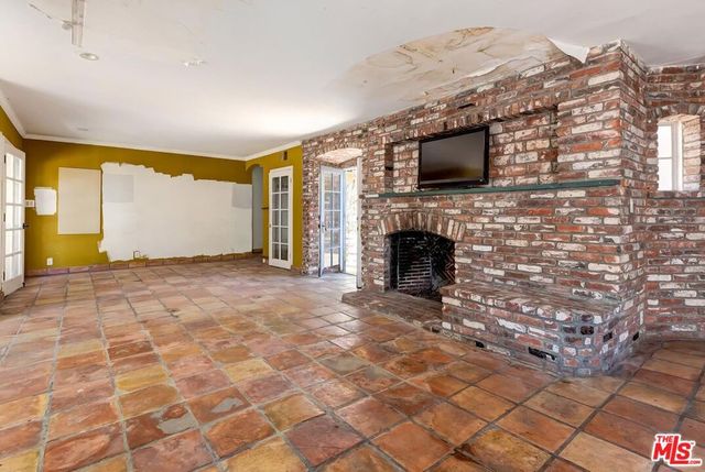 165 Veteran Avenue, Los Angeles, CA 90024