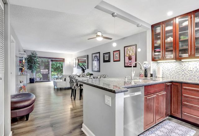 860 SE 6th Avenue 104, Deerfield Beach, FL 33441