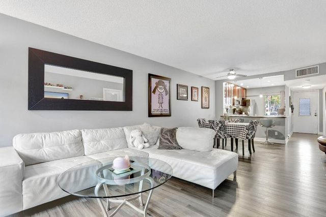 860 SE 6th Avenue 104, Deerfield Beach, FL 33441