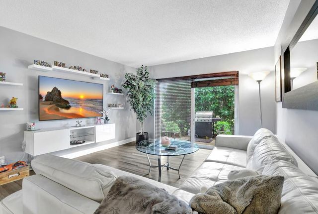 860 SE 6th Avenue 104, Deerfield Beach, FL 33441