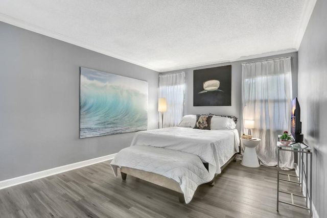 860 SE 6th Avenue 104, Deerfield Beach, FL 33441