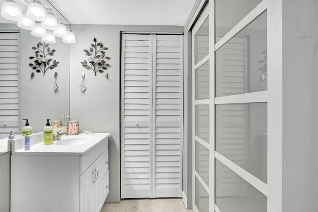 860 SE 6th Avenue 104, Deerfield Beach, FL 33441