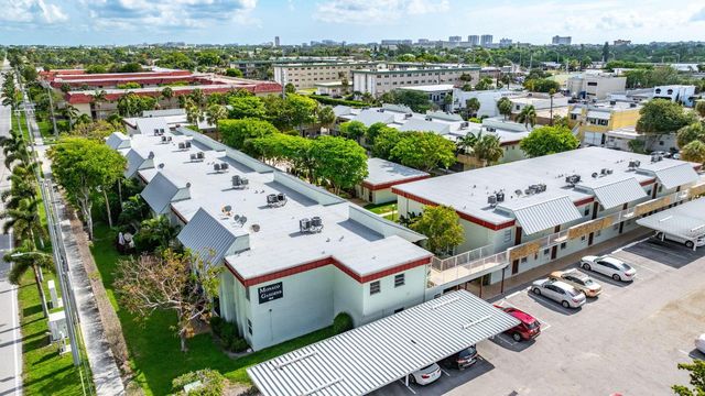 860 SE 6th Avenue 104, Deerfield Beach, FL 33441