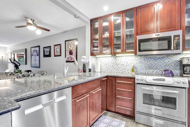 860 SE 6th Avenue 104, Deerfield Beach, FL 33441