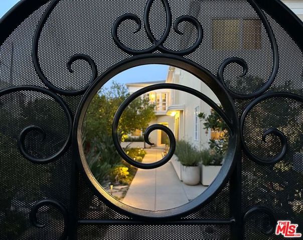 464 N Harper Avenue, Los Angeles, CA 90048