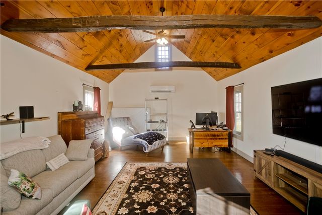 175 Huntinghouse Road, Glocester, RI 02857