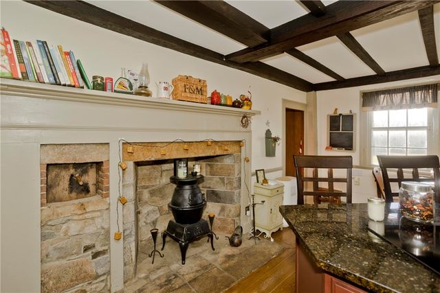 175 Huntinghouse Road, Glocester, RI 02857