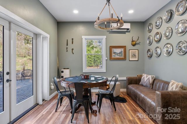 287 Church Road, Fairview, NC 28730