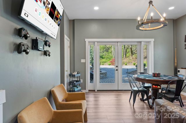 287 Church Road, Fairview, NC 28730