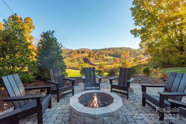 287 Church Road, Fairview, NC 28730