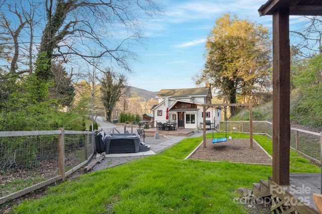 287 Church Road, Fairview, NC 28730