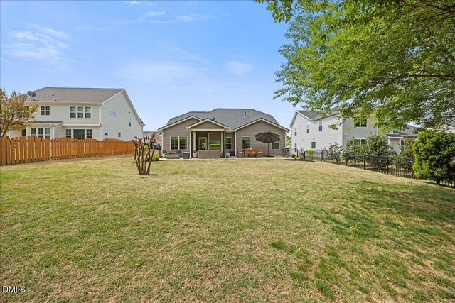 827 Tupelo Glen Court, Fuquay Varina, NC 27526