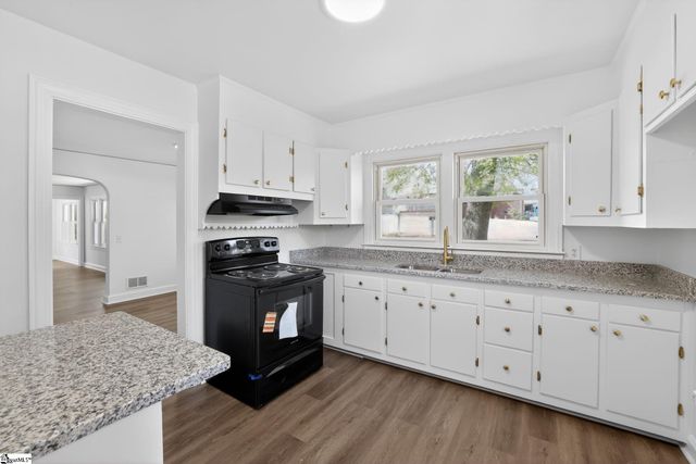 23 Springfield Avenue, Greenville, SC 29611