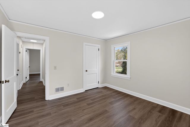 23 Springfield Avenue, Greenville, SC 29611