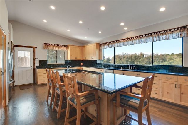 32068 Anna Marie Lane, Bonsall, CA 92003