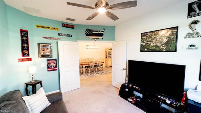 9092 Leatherwood LOOP, Lehigh Acres, FL 33936