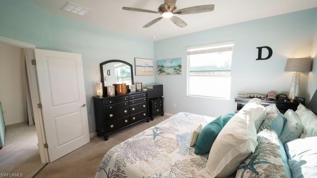 9092 Leatherwood LOOP, Lehigh Acres, FL 33936