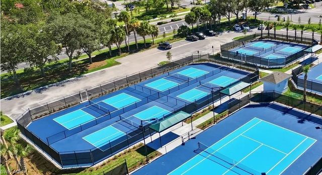 9092 Leatherwood LOOP, Lehigh Acres, FL 33936