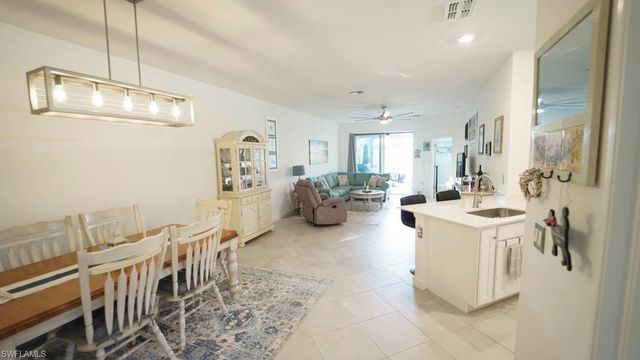 9092 Leatherwood LOOP, Lehigh Acres, FL 33936