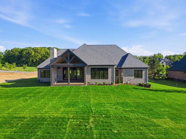 5803 Cotswold Drive 17, Washington Twp, MI 48094