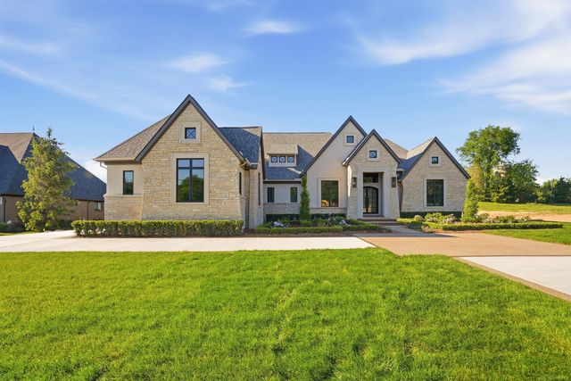 5803 Cotswold Drive 17, Washington Twp, MI 48094