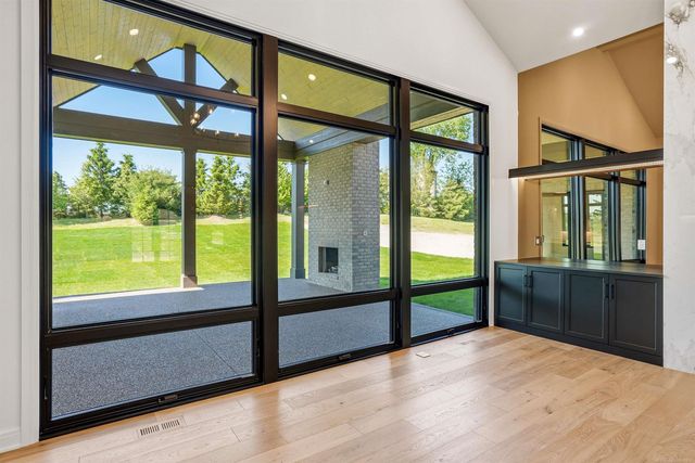 5803 Cotswold Drive 17, Washington Twp, MI 48094
