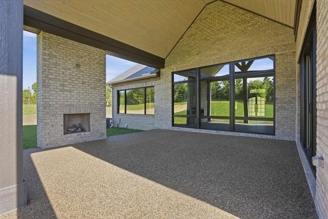 5803 Cotswold Drive 17, Washington Twp, MI 48094
