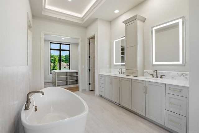 5803 Cotswold Drive 17, Washington Twp, MI 48094